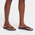 Men IQUSHION Ergonomic Flip Flops Fitflop 882F205 Midnight Navy - Image 2