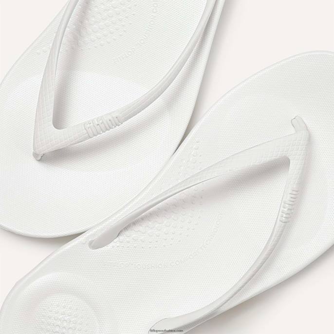 Women IQUSHION Ergonomic Flip Flops Fitflop 882F33 Urban White