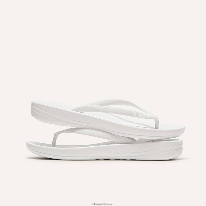 Women IQUSHION Ergonomic Flip Flops Fitflop 882F33 Urban White