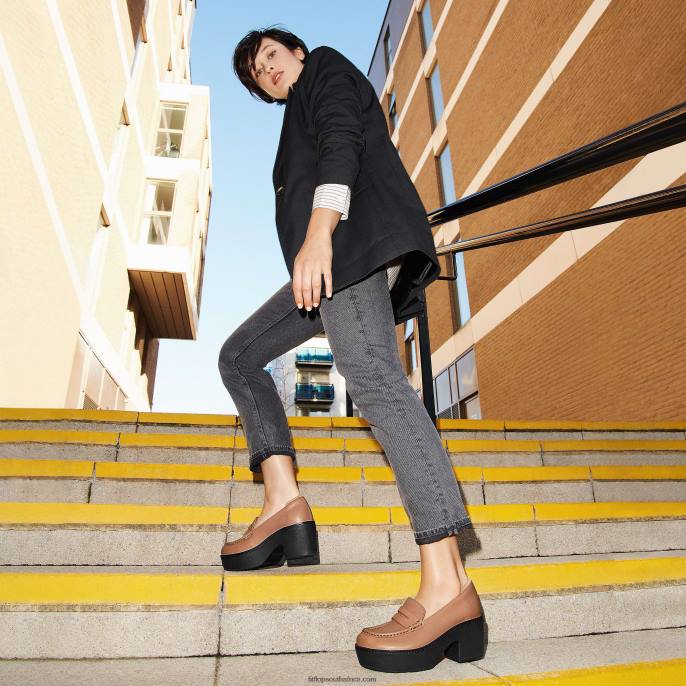 Women PILAR Leather Platform Loafers Fitflop 882F157 Latte Tan